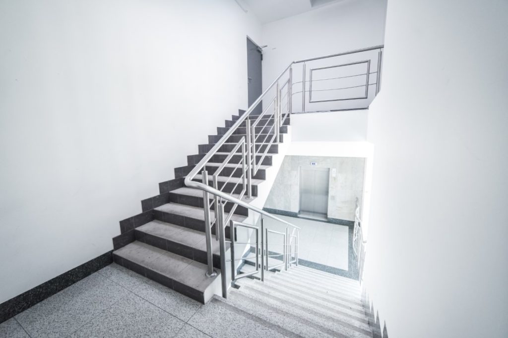 normes-erp-escalier